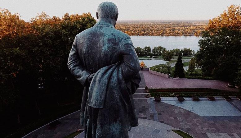 На могилу Шевченко