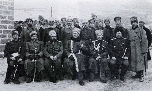 Великий князь Николай Николаевич и генерал Юденич с чинами штаба Кавказской армии.