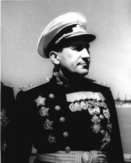 Вице-адмирал  Г. Н. Холостяков