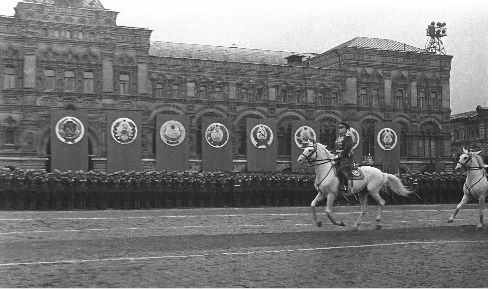 70 лет спустя: неизвестные подробности первого Парада Победы