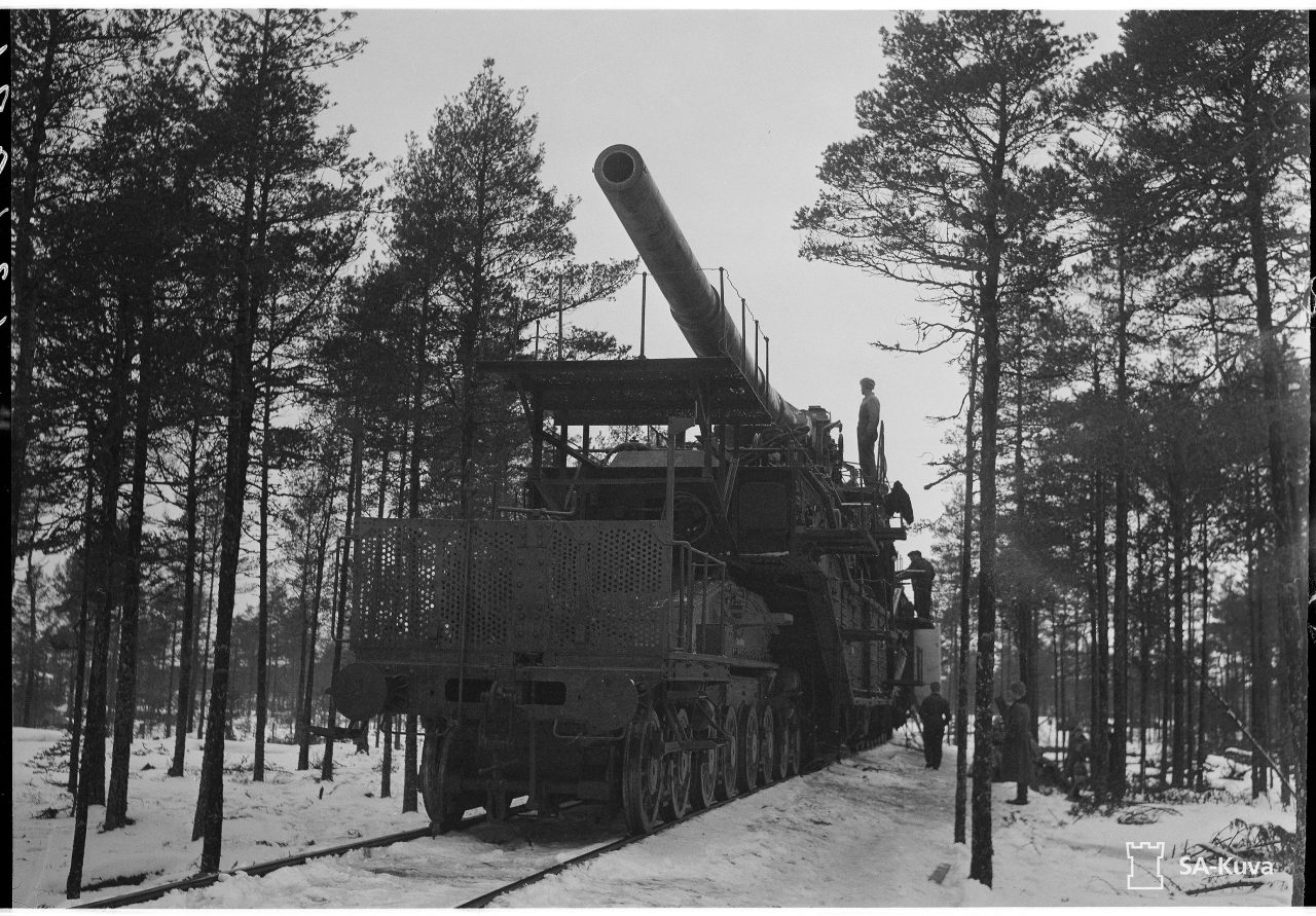 Фото 3. Выезд на транспортере 305 мм, 18 февраля 1943 года, Ханко. Источник: фотобанк Оборонительных сил Финляндии.