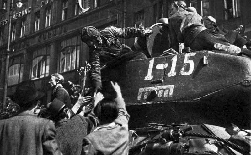 Как на самом деле встречали советских солдат в Европе