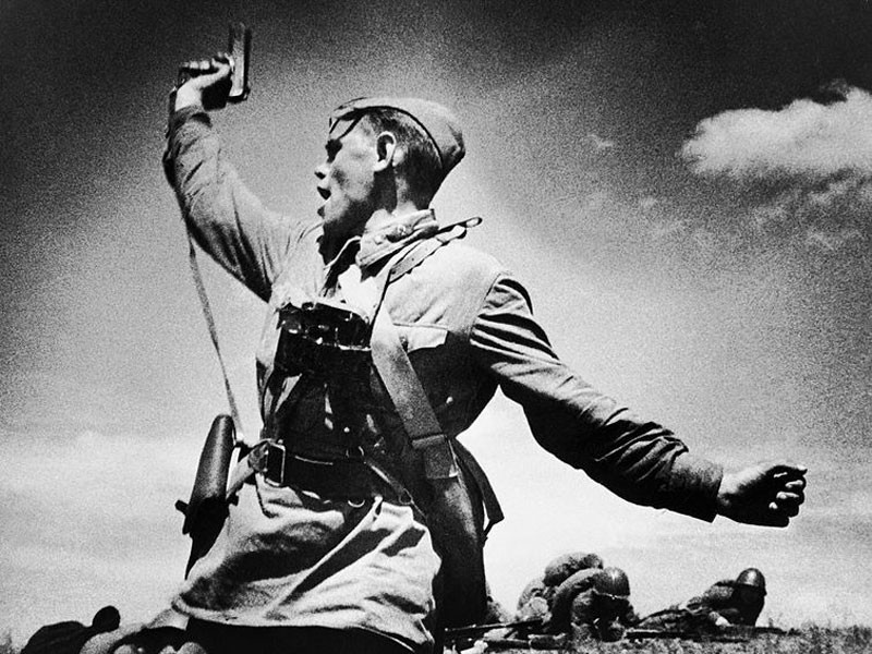 Почему либералы боятся возвращения политруков в российскую армию