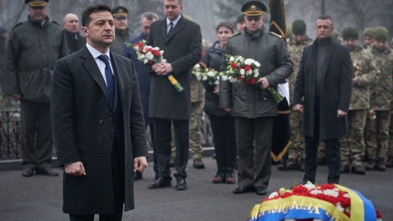 Президент Украины Владимир Зеленский на памятной церемонии в честь героев Крут. 29 января 2020 г.