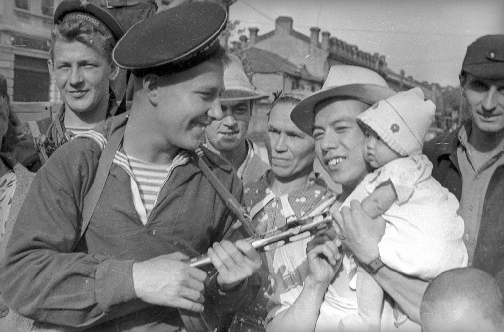 75 лет назад  9  августа 1945 года  Красная  Армия начала  разгром  милитаристской  Японии