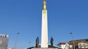Почему поручик не бросил винтовку?