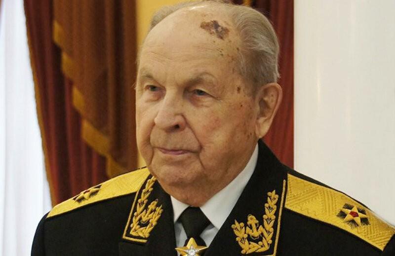 Не раз ходил в разведку и грамотно громил врага. История адмирала Сорокина