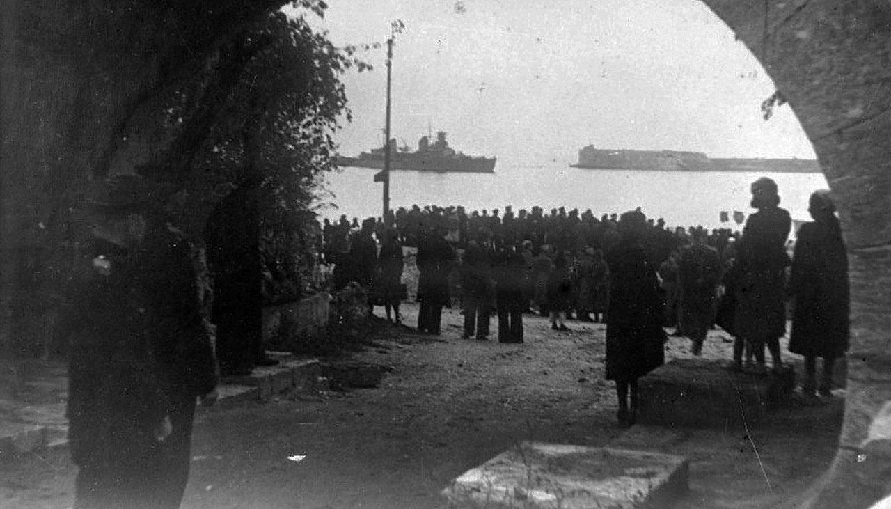 Севастополь. Набережная Приморского бульвара пятого ноября 1944 г.
